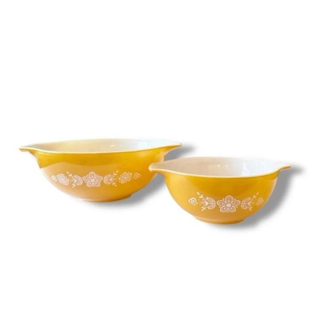 Lot of 2 Pyrex Butterfly Gold Cinderella Nesting Bowls 444 4 Qt 442 1.5 Qt MCM